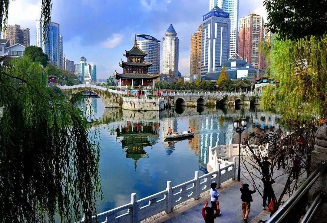 2024年08月05日贵阳gdp和南宁gdp相比，哪一个城市发展的比较好？